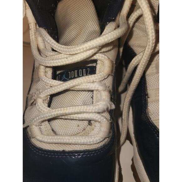 Size 8 - Jordan 11 Retro Win Like '82 2017 "378037-123" - Picture 7 of 9